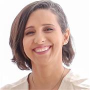 Professora, tutora de biologia e farmácia